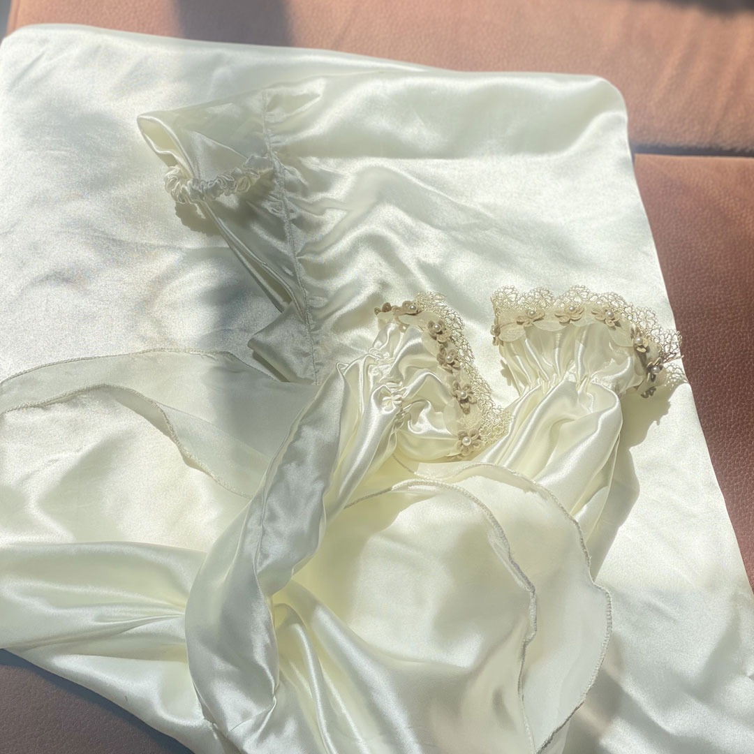 Satin Makkana with sleeves - Image 2